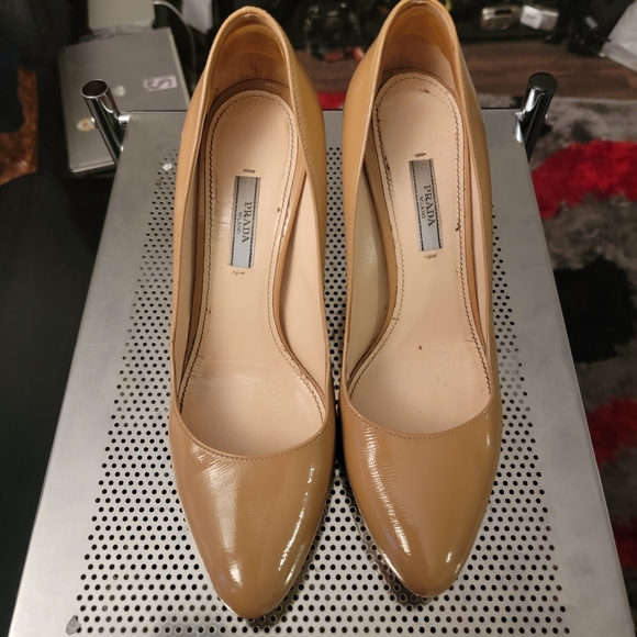 PRADA Beige Patent Leather Platform Pointed-Toe Pumps - Picture 2 of 15